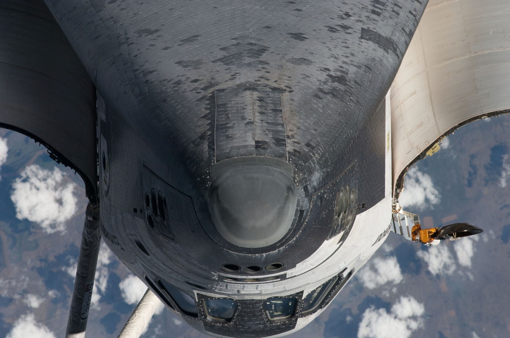 NASA Studies Tile Damage on Shuttle Endeavour Heat Shield